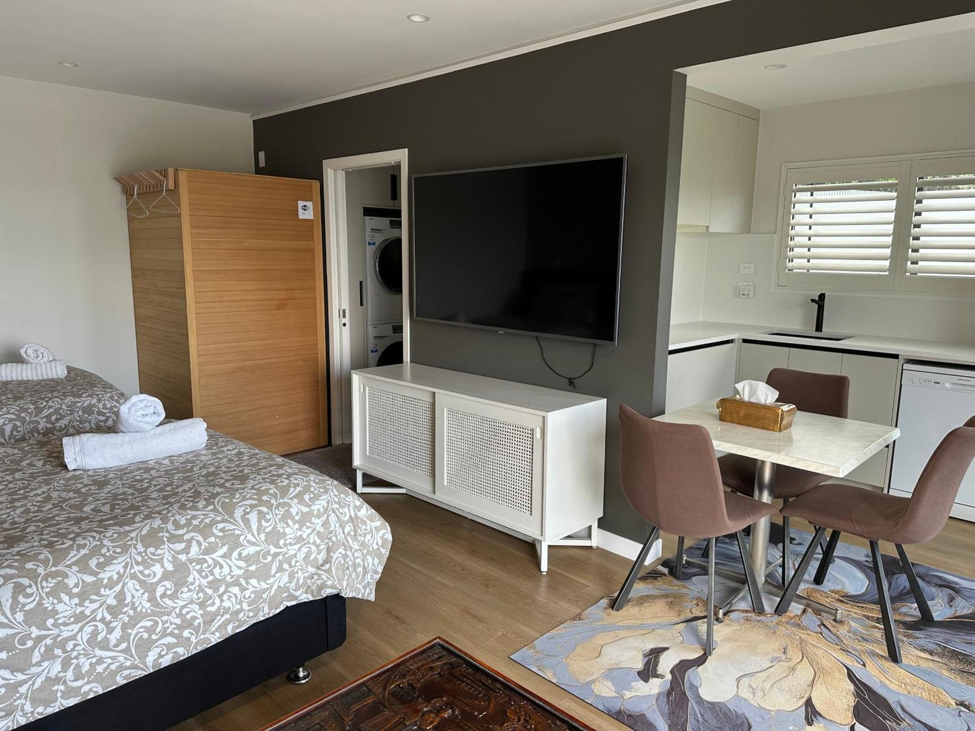 Beautiful Lakeview Apartment Taupo Ngoại thất bức ảnh